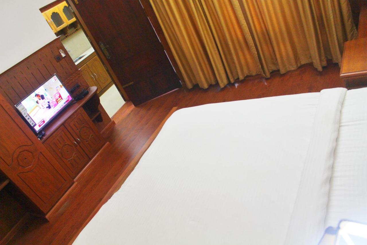 Nikhil Ayurvedic Heritage Hotel วาร์คาลา ภายนอก รูปภาพ