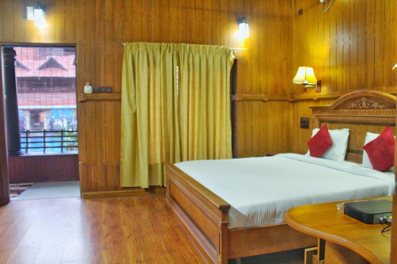 Nikhil Ayurvedic Heritage Hotel วาร์คาลา ภายนอก รูปภาพ