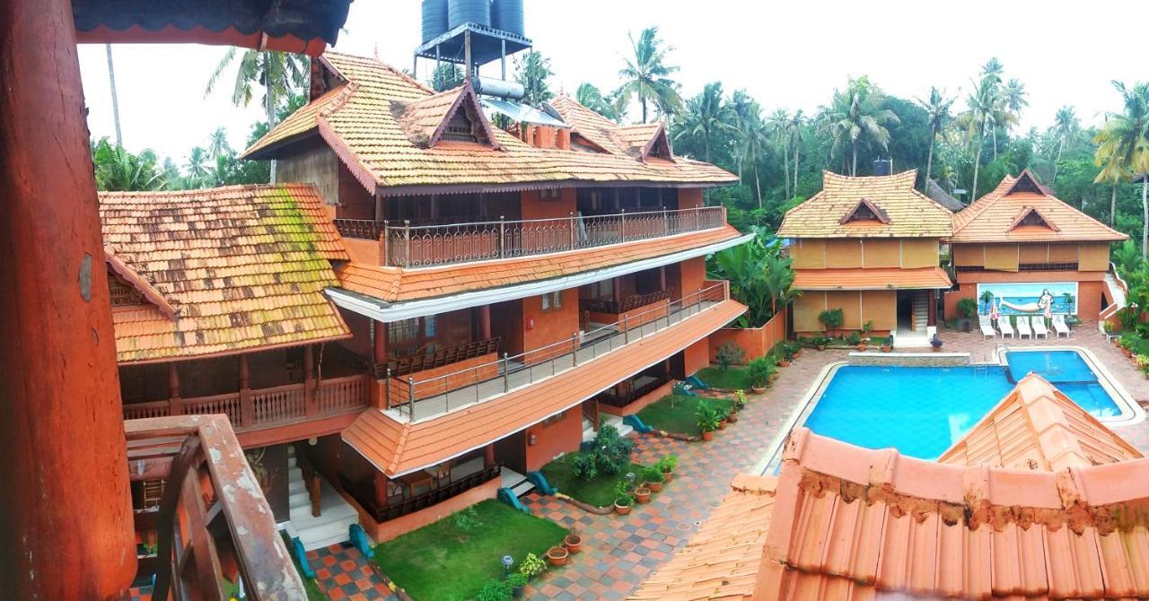 Nikhil Ayurvedic Heritage Hotel วาร์คาลา ภายนอก รูปภาพ
