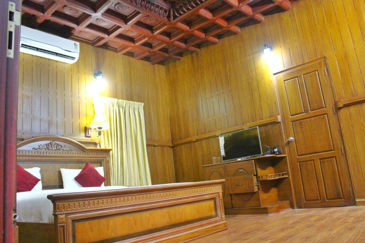Nikhil Ayurvedic Heritage Hotel วาร์คาลา ภายนอก รูปภาพ