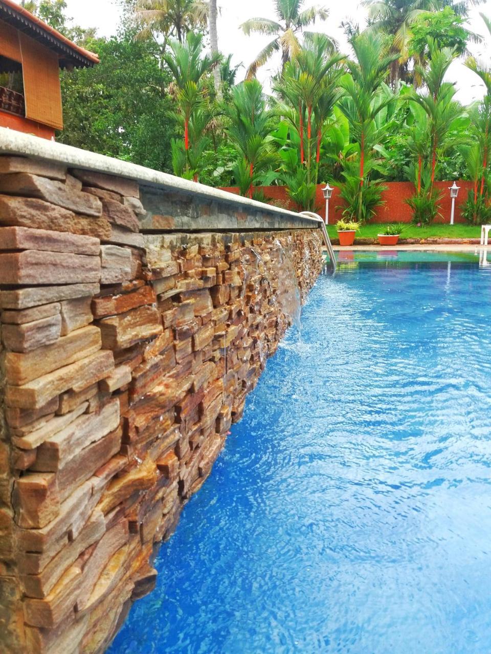 Nikhil Ayurvedic Heritage Hotel วาร์คาลา ภายนอก รูปภาพ
